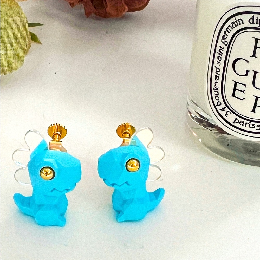 Ear clips